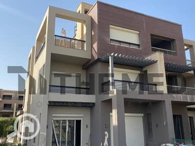 توين هاوس 4 غرف نوم للبيع في 6 أكتوبر، الجيزة - IMG-20250309-WA0033. jpg