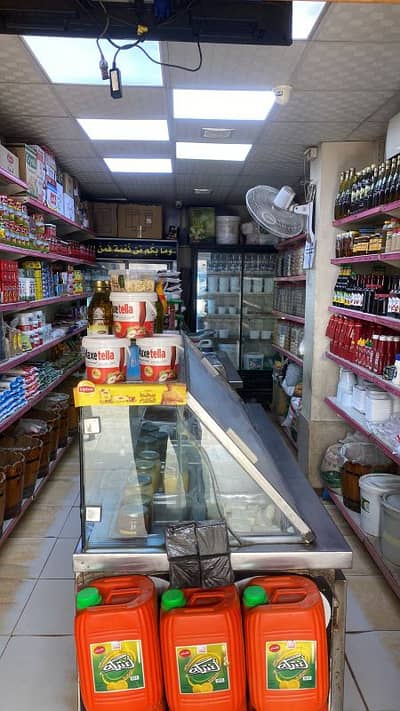 Retail for Sale in 6th of October, Giza - محل للبيع امام مدرسة أم المؤمنين على وجهة المول