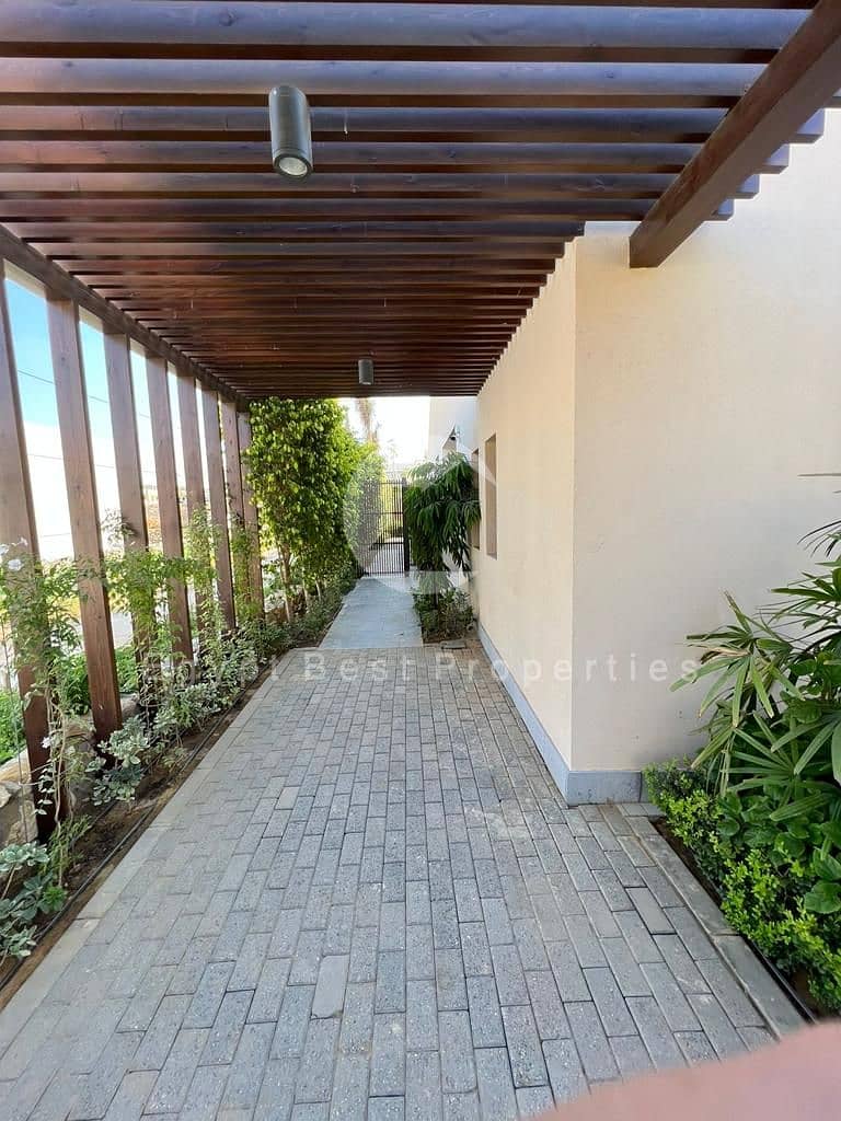 16 fc31dbae-0363-4d4a-afee-8707c9c94de3. jpg