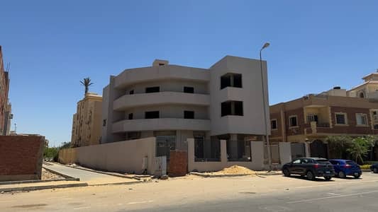 فیلا 9 غرف نوم للبيع في القاهرة الجديدة، القاهرة - فيلا للبيع في الياسمين ٣ التجمع الاول