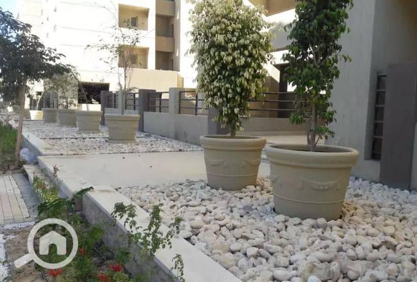 10 سكوير 2. jpg