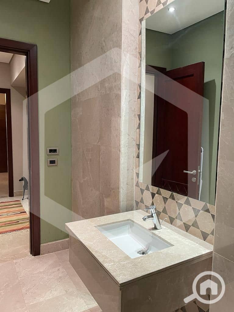 11 Forty West 11. jpg