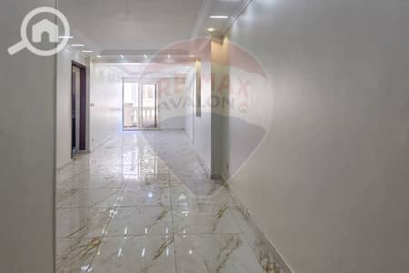 3 Bedroom Flat for Sale in Camp Caesar, Alexandria - 1. jpg
