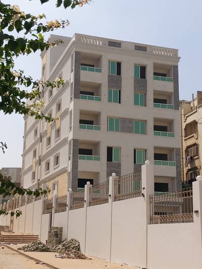 أرض سكنية  للبيع في القاهرة الجديدة، القاهرة - بموقع مميز جدا بشارع الشويفات بتقاطع الرئيسي مع شارع الجولف