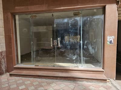 محلات تجارية  للبيع في الدقى، الجيزة - فرصةاستثماريةمن المالك محل تجارى(330م)بجوار نادى الصيد الدقى اقل ٢٥%