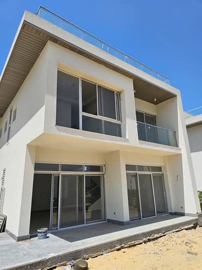 4 Bedroom Villa for Sale in North Coast, Matruh - فيلا فى كمبوند مزارين العلمين - فيلا متشتبطه و متسلمه و بالسعر القديم