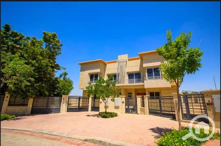 5 Bedroom Villa for Sale in Sheikh Zayed, Giza - 471313447_122129946824403277_8130863147498479439_n. jpg