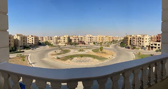 أرض سكنية  للبيع في مدينة الشروق، القاهرة - عماره كامله للبيع في افضل موقع بالشروق بفيو مفتوح