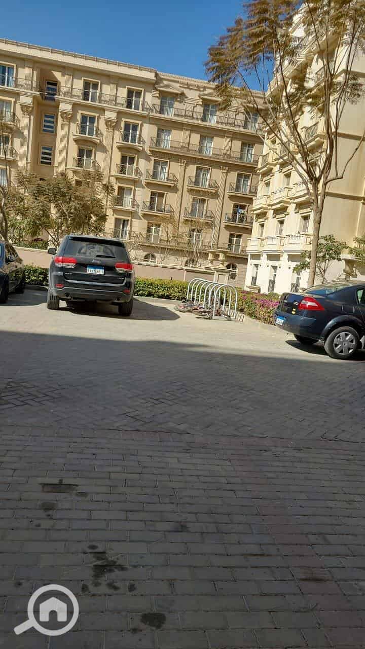 8 received_713603971582823. jpeg