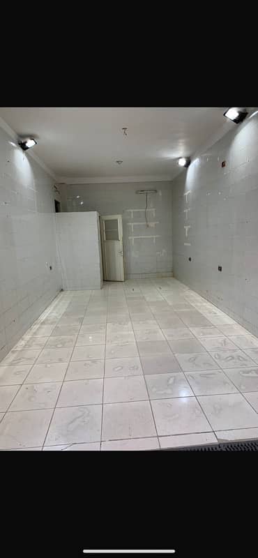 محل سوبر لوكس للبيع بجوار سوق العبور بمدينه امونحتب محل سوبر لوكس للبيع بجوار سوق العبور بمدينه امونحتب