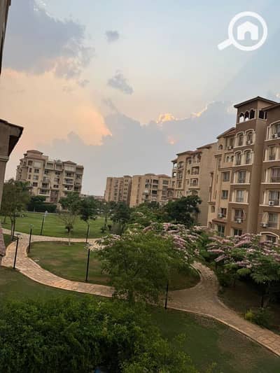 3 Bedroom Flat for Sale in Madinaty, Cairo - شقه للبيع فى مدينتى 183متر 3غرف3حمام فيو وايد جاردن b3 خطوات للخدمات