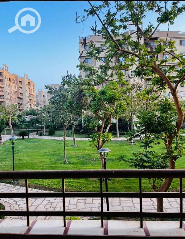 للبيع بمدينتي شقه 94 متر بال B6 موقع متميز خطوات من كل الخدمات