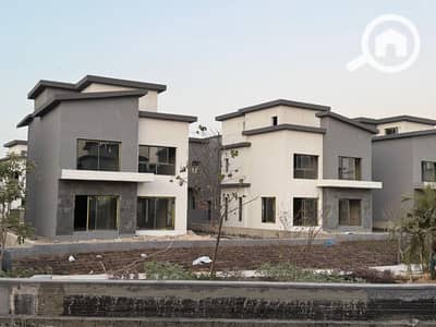 3 Bedroom Townhouse for Sale in New Cairo, Cairo - للبيع فيلا جاهزة بالتقسيط علي ٧سنين امام الرحاب