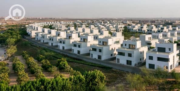 تاون هاوس 4 غرف نوم للبيع في مدينة الشروق، القاهرة - للبيع فيلا تاون هاوس في كمبوند البروج الشروق بمقدم 500الف فقط .