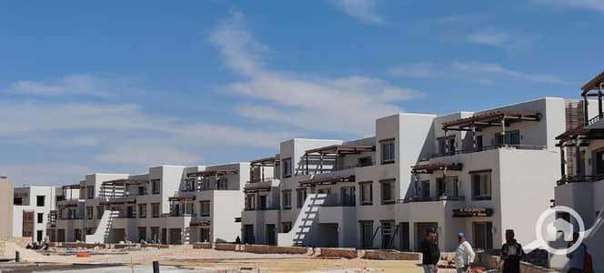 3 Bedroom Chalet for Sale in North Coast, Matruh - أقوى فرصة استثمارية في الساحل الشمالي استلام فوري ع الشاطئ عش الرفاهية