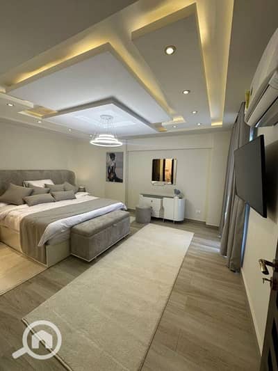 3 Bedroom Apartment for Sale in New Cairo, Cairo - للبيع شقة تشطيب سوبر لوكس بالفرش والأجهزة التجمع الخامس كامل الخدمات