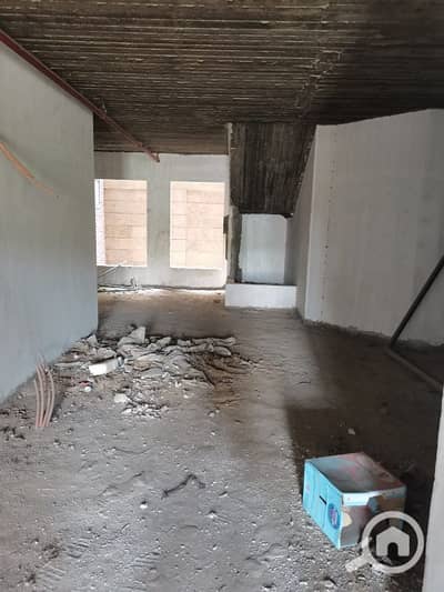 Retail for Sale in Heliopolis, Cairo - محل ارضي واول للبيع أمام نادي الشمس استلام فورى بتسهيلات