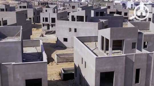 2 Bedroom Flat for Sale in Mostakbal City, Cairo - بمقدم ٥٦٠الف قسط ١٢سنة شقة للبيع متشطبة أرضي بجاردن في مستبل سيتي