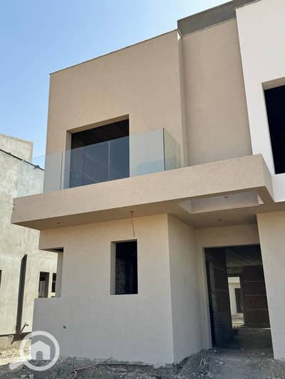 Studio for Sale in Mostakbal City, Cairo - بقسط٢٣الف ستديو للبيع متشطب علي ١٢سنة بجوار مدينتي