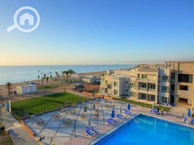 2 Bedroom Chalet for Sale in Ain Sukhna, Suez - A finished chalet with natural gas and air conditioning in Ain Sokhna for sale
