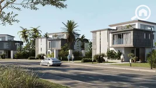 4 Bedroom Townhouse for Sale in New Cairo, Cairo - Corner villa at a low price for quick sale in a compound next to the city of Al-Rehab