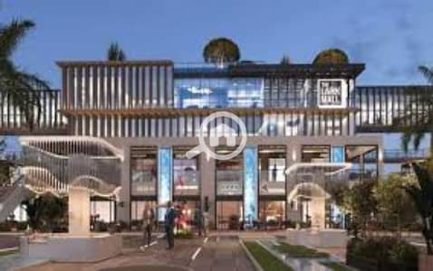 Retail for Sale in New Cairo, Cairo - محل مميز للبيع بواجهتين ومعاه 2 اوت دور بجوار محمد نجيب