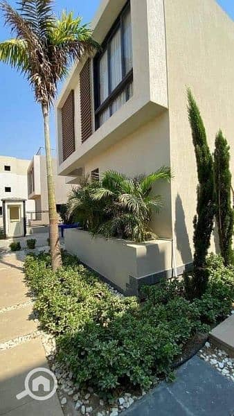 5 Bedroom Townhouse for Sale in New Heliopolis, Cairo - فيلا للبيع بالسعر القديم لقطه داخل سوديك ايست الشروق بالتقسيط علي8سنين