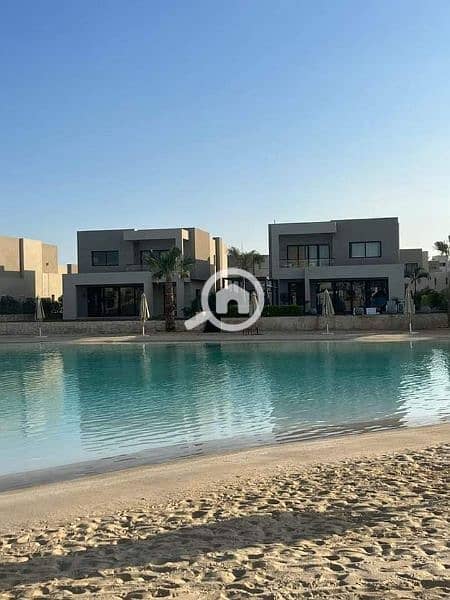 فيلا للبيع منفصلة في ازها بمقدم 5% وهتقسط الباقى على 8سنين بالتسهيلات