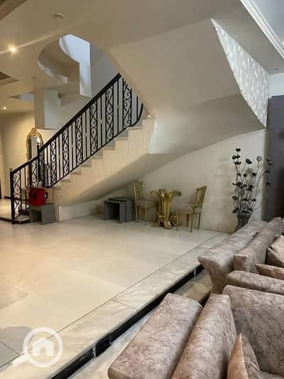 8 Bedroom Villa for Sale in New Cairo, Cairo - قصر فاخرللبيع جاهز للاستلام فورا ومتاح اسناسير داخلي الكمبوندكامل