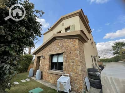 5 Bedroom Townhouse for Sale in New Cairo, Cairo - فيلا كورنر للبيع من المالك لدواعي بيعها بمقدم 5% داخل كمبوند تلال ايست