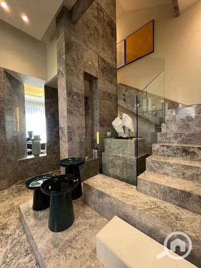 8 Bedroom Villa for Sale in New Cairo, Cairo - Villa from the owner within a compound, ready to move in, available for installment with facilitation.
