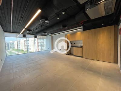 Office for Sale in New Cairo, Cairo - مكتب adminللبيع متشطب بالتكيفيات جاهز للاستلام علي شارع التسعين مباشره