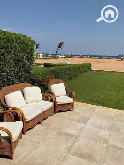 4 Bedroom Twin House for Sale in Ain Sukhna, Suez - Villa for sale in ready-to-move-in hills, first platform on the beach with installments