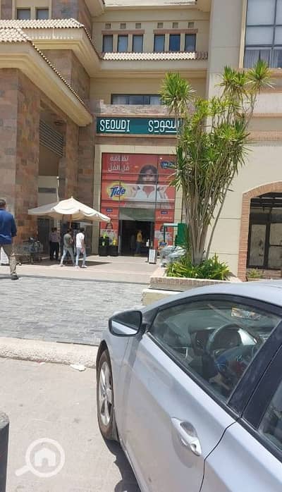 Retail for Sale in Shorouk City, Cairo - محل بجوار سعودي متاجر245الف في الشهر مع الزيادة وأمام الجامعة الفرنسية