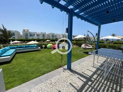 2 Bedroom Chalet for Sale in North Coast, Matruh - Chalet for sale in Mountain View Sidi Abdul Rahman, fully finished and furnished