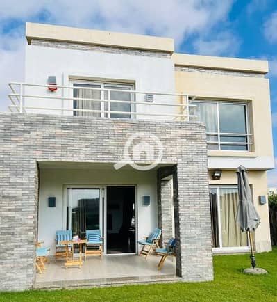 3 Bedroom Twin House for Sale in North Coast, Matruh - عندي فيلا بحري صف اول علي البحر في امواج في سيدي عبدالرحمن