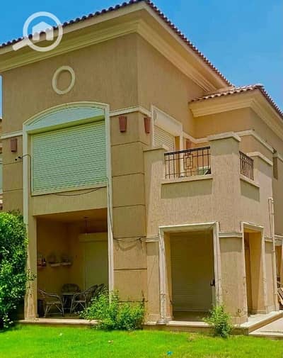 5 Bedroom Townhouse for Sale in Katameya, Cairo - Villa in the most distinguished place for sale in the gathering next to the American university with installment 8S