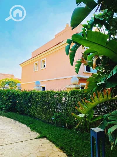 5 Bedroom Twin House for Sale in Shorouk City, Cairo - فيلا لقطه للبيع عند حي النادي في الشروق طريق السويس امام مدينتي بتقسيط