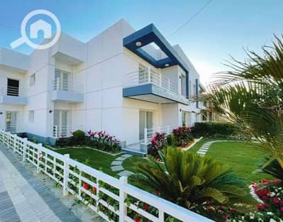 6 Bedroom Villa for Sale in New Cairo, Cairo - اخر استاندالون فيلا للبيع في Waterway التجمع بجوار Mivida و هايد بارك