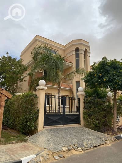 4 Bedroom Townhouse for Sale in Shorouk City, Cairo - فيلا متشطبه بالكامل جاهزه للفرش والسكن فورا امام مدينتي مباشرا بسعر وه