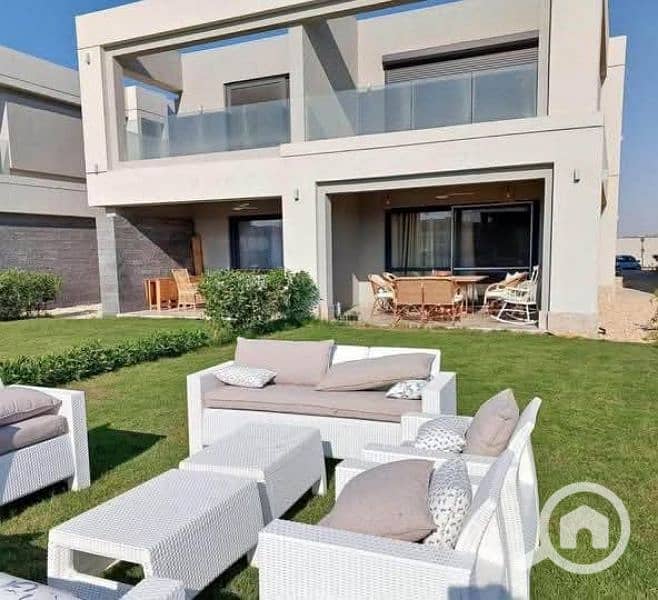 فيلا مستقلة و متشطبة بالتكيفات والمطبخ للبيع في لافيستا راس الحكمه فيلا مستقلة و متشطبة بالتكيفات والمطبخ للبيع في لافيستا راس الحكمه