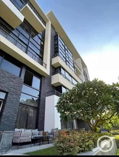 3 Bedroom Duplex for Sale in New Cairo, Cairo - دوبلكس بجاردن للبيع في كمبوند كريك تاون أمام مدينة الرحاب مباشرة