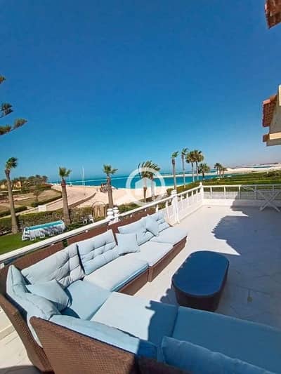 3 Bedroom Chalet for Sale in North Coast, Matruh - شالية دور اول بتراس مميز جدا علي اللاجون للبيع في هاسيندا بالم هيلز