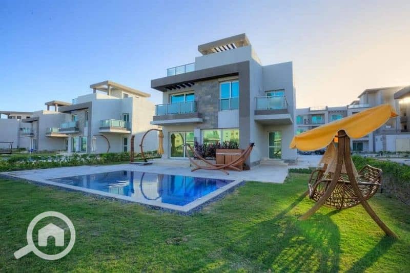 عليه شالية متشطب بالتكيفات و الغاز الطبيعي علي طريق السويس علي البحر