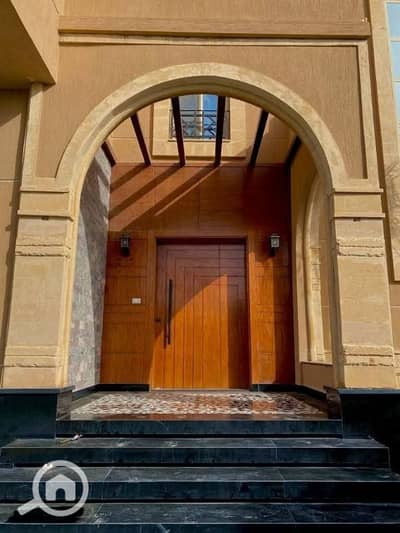 4 Bedroom Townhouse for Sale in Katameya, Cairo - هبيع فيلا واخدة كورنر في ستون بارك التجمع الخامس بجوار قطامية هايتس