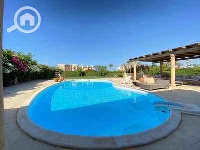 6 Bedroom Villa for Sale in North Coast, Matruh - فيلا للبيع جاهزه للاستلام فورا في كيلو124متشطبه بالكامل وفيو علي البحر