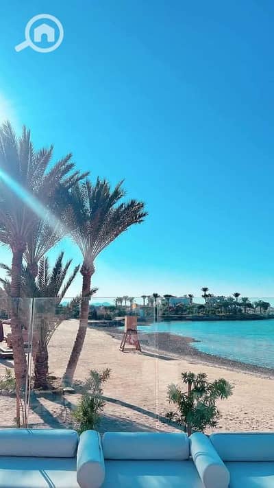 3 Bedroom Townhouse for Sale in Gouna, Red Sea - فيلا للبيع متشطبه بالكامل بالتكيفيات والمطبخ بإطلالة علي البحر مباشره