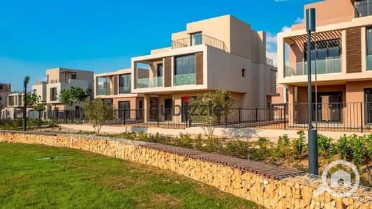 4 Bedroom Townhouse for Sale in New Heliopolis, Cairo - سوديك ايست الشروق كومينتي هايله للبيع تاون هاوس اقساط 8 سنين