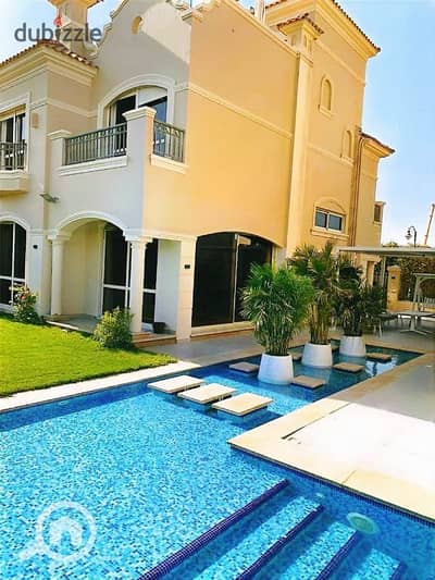 فیلا 6 غرف نوم للبيع في القاهرة الجديدة، القاهرة - هبيع فيلا استاندالون علي pool جاهزه للتسليم في الباتيو patio م لافيستا