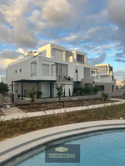 4 Bedroom Villa for Sale in 6th of October, Giza - PHOTO-2025-01-13-13-33-57 2. jpg